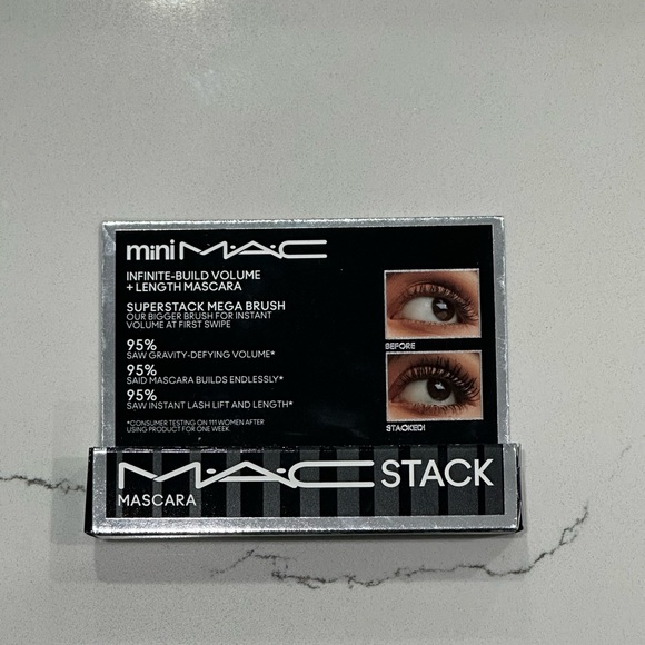 MAC Stack Mini MAC Mascara *New* Black - Picture 1 of 2